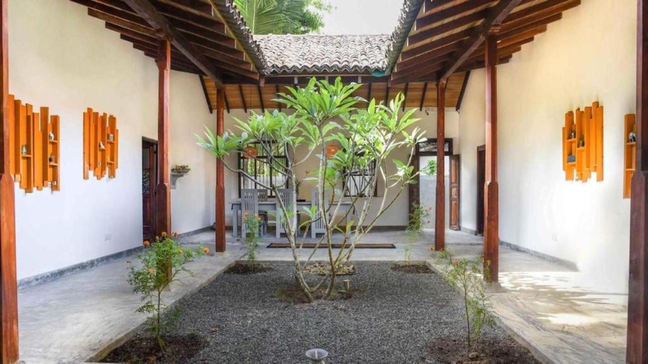 Antique Ceylon Villa Ahangama Exterior foto